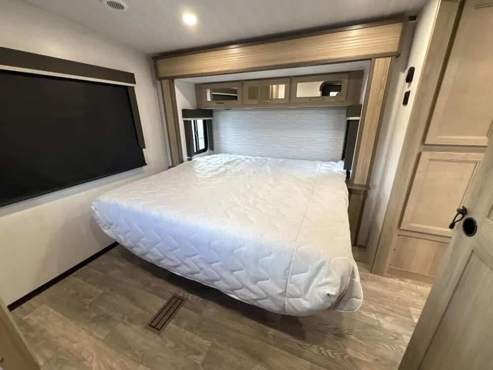 bedroom 2025_keystone_outback_342cg_sil2586293_impel-capture_close-up_bedroom-1