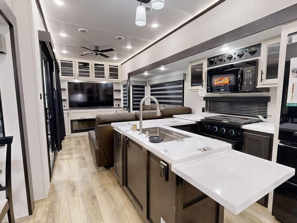 Forest-River-Sabre-33RLP-wideliving