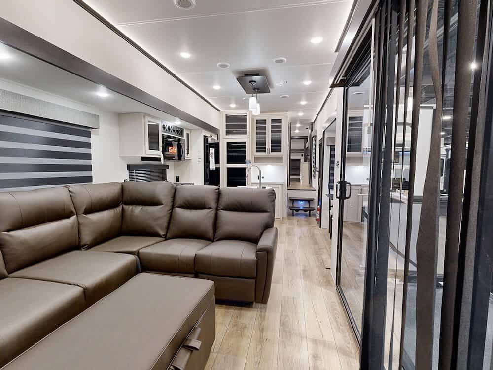 Forest-River-Sabre-33RLP-wideliving2