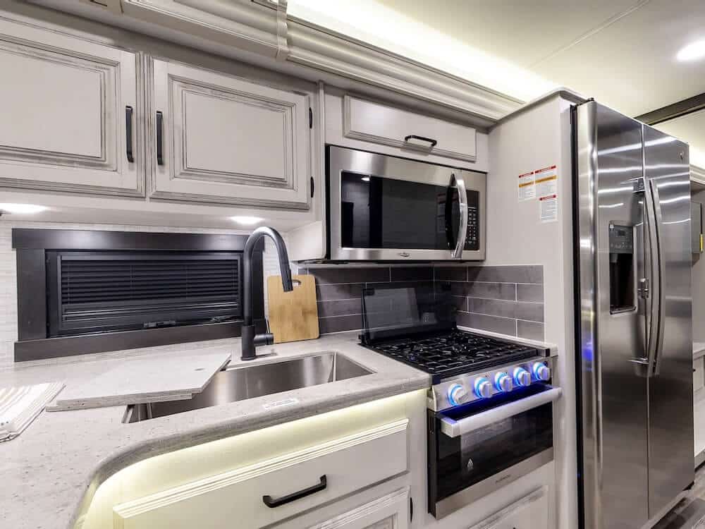 Jayco-Precept-36C-2024-kitchen