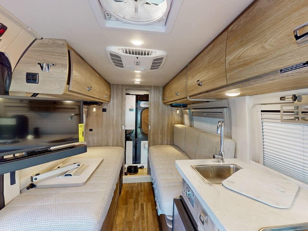 Winnebago-Travato-59K-2025-extraimage1