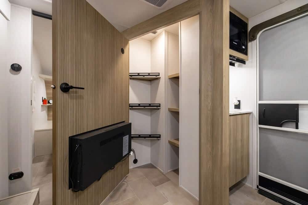 Despensa oculta de Forest River Airelume