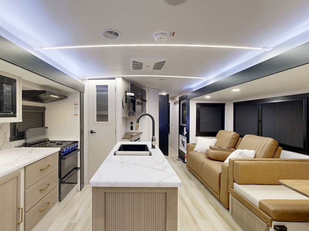 Forest-River-Salem-Hemisphere-310BHI-2025-wideinteriorliving