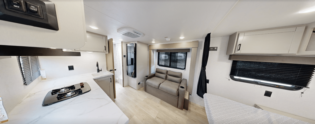 Jay Flight 180LK wide interior living