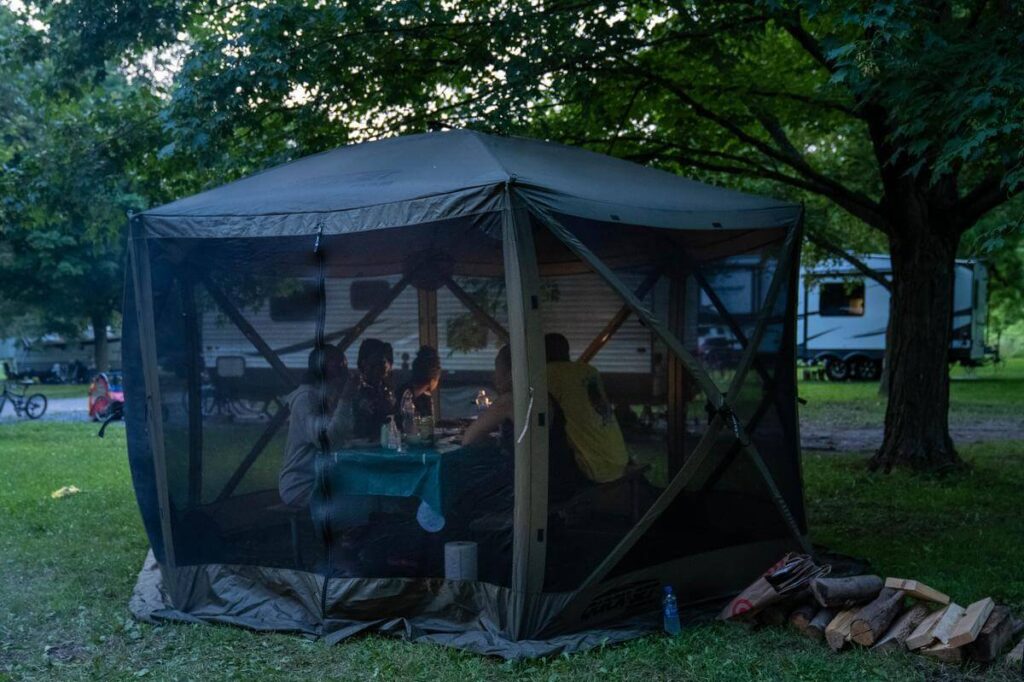 Camping en Nueva York con Gazebo Screen House