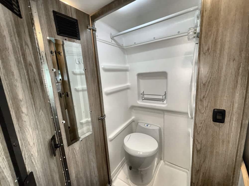 2026_winnebago_solis_59p_bathroom