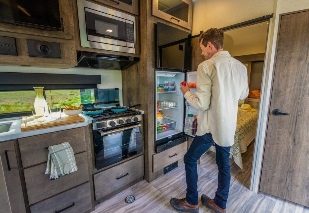 man check rv refrigerator operation