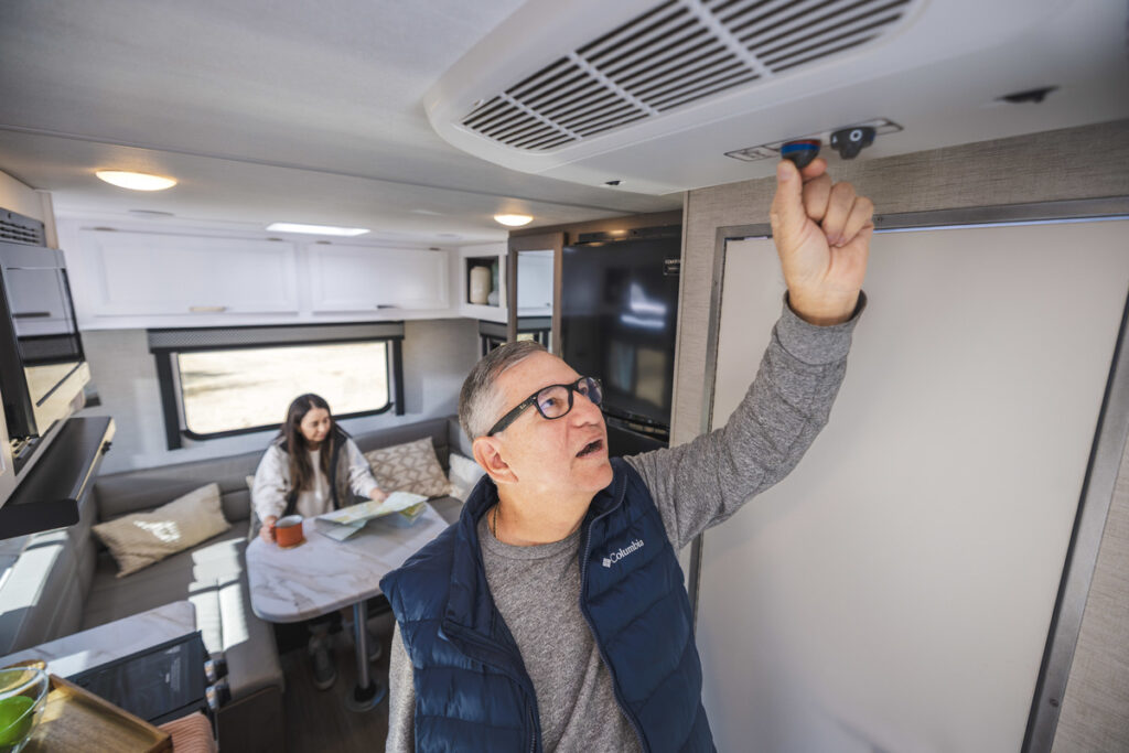 when to call a tech man having trouble operating rv air conditioner