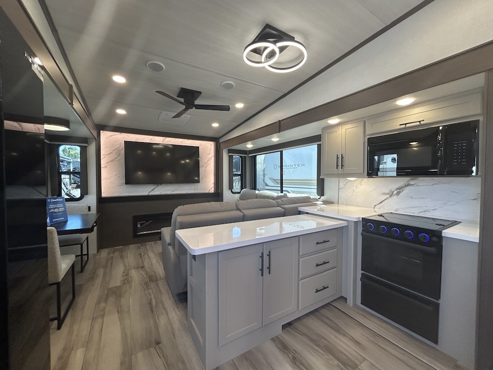 Cougar 295RDS kitchen and living area