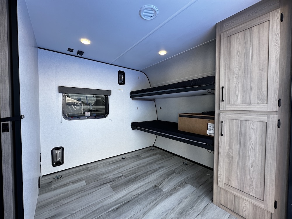 Coleman Light 23TX garage and bunks
