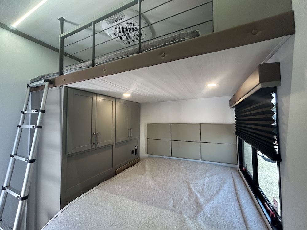 Sprinter 3910RLQ bunk room