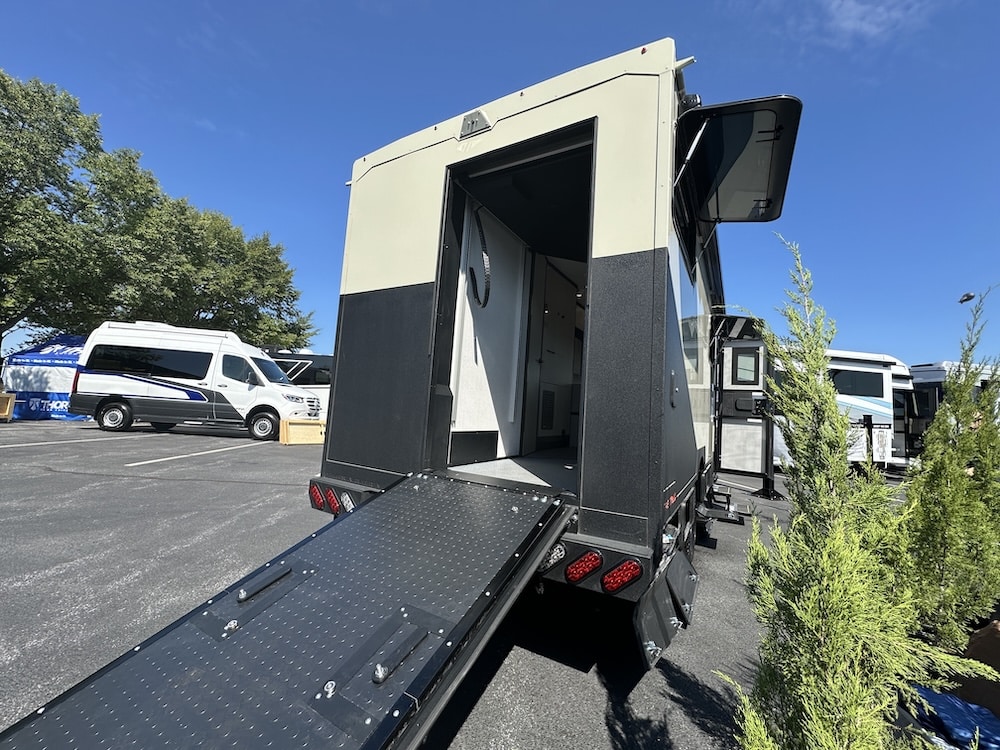 Open Trail 25CO rear load door