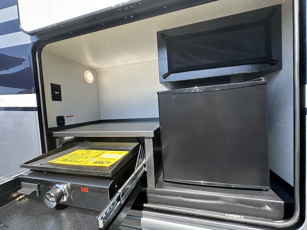 College Avenue 2951OK outdoor kitchen